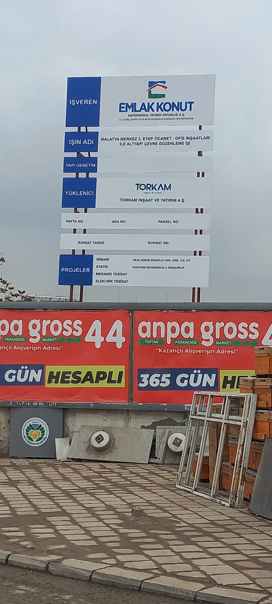 Emlak Konut Malatya Merkez projesi ruhsat tabelası